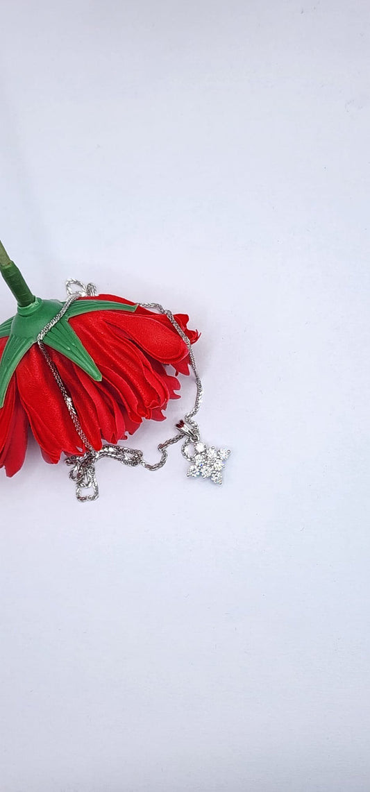 18K White Gold Lab-Grown Diamond Flower Pendant