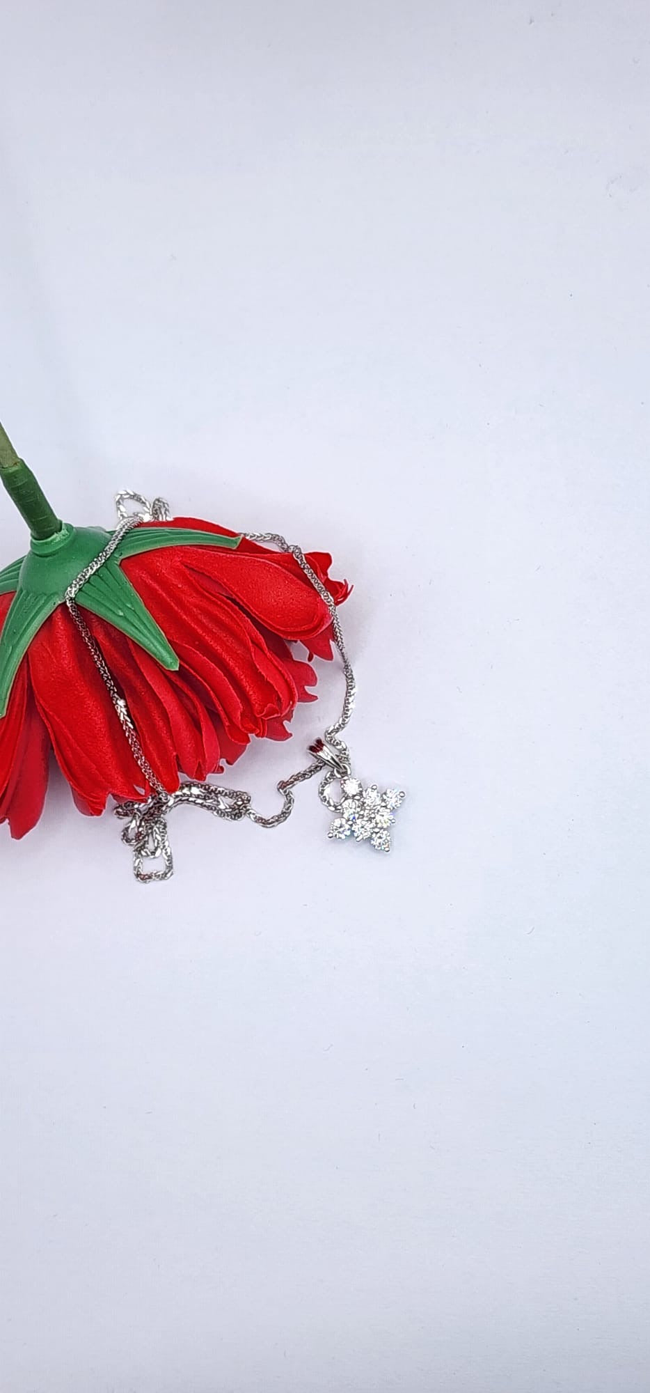 18K White Gold Lab-Grown Diamond Flower Pendant