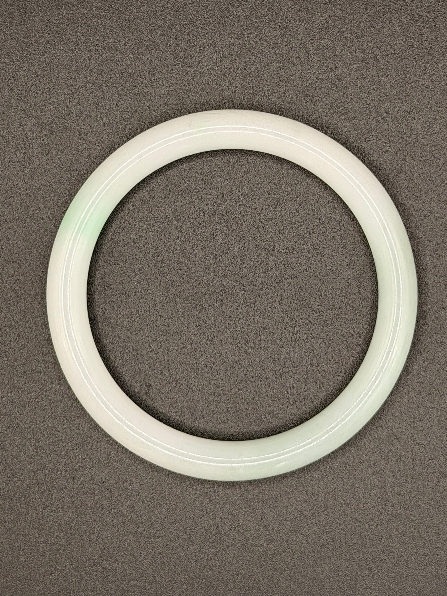 天然A货白地青缅甸翠玉手镯 | Natural Type A White & Green Burmese Jadeite Bangle