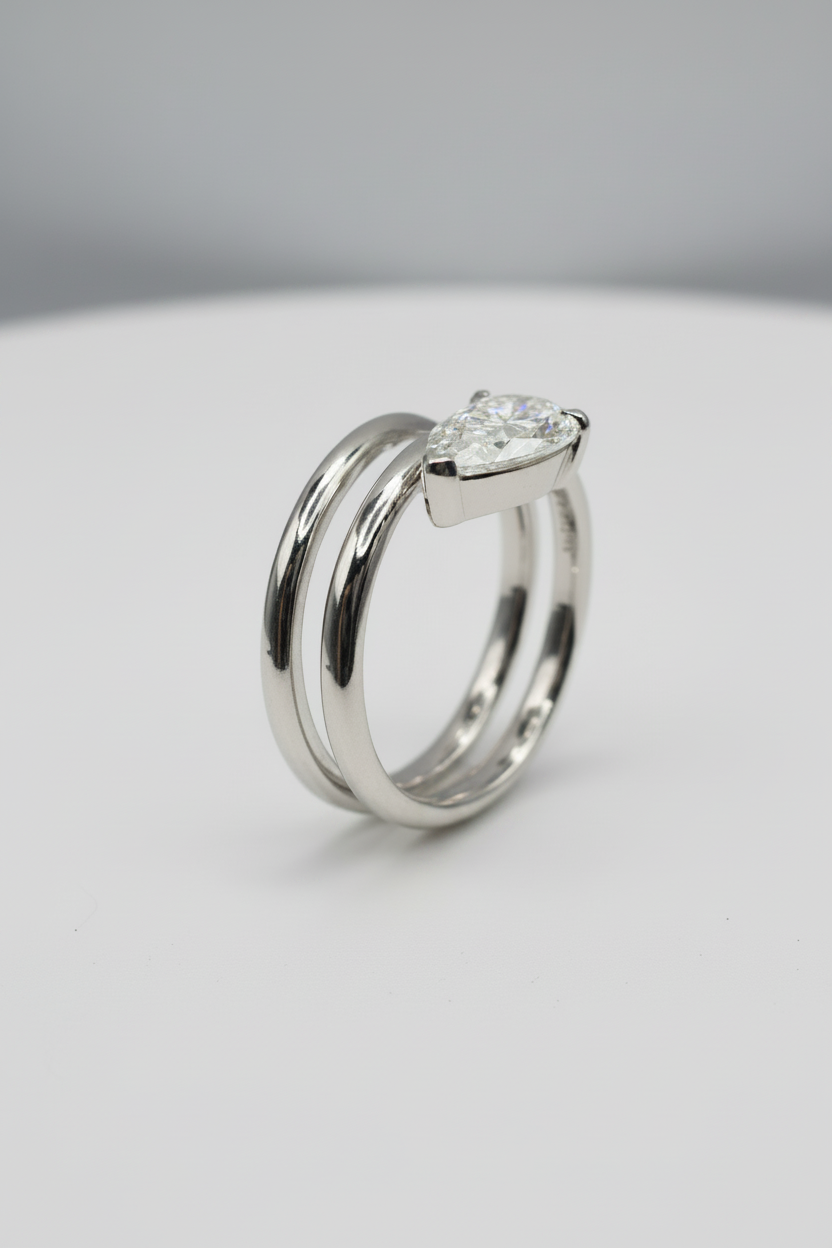 Diagonal Ring Still - No Bluetack