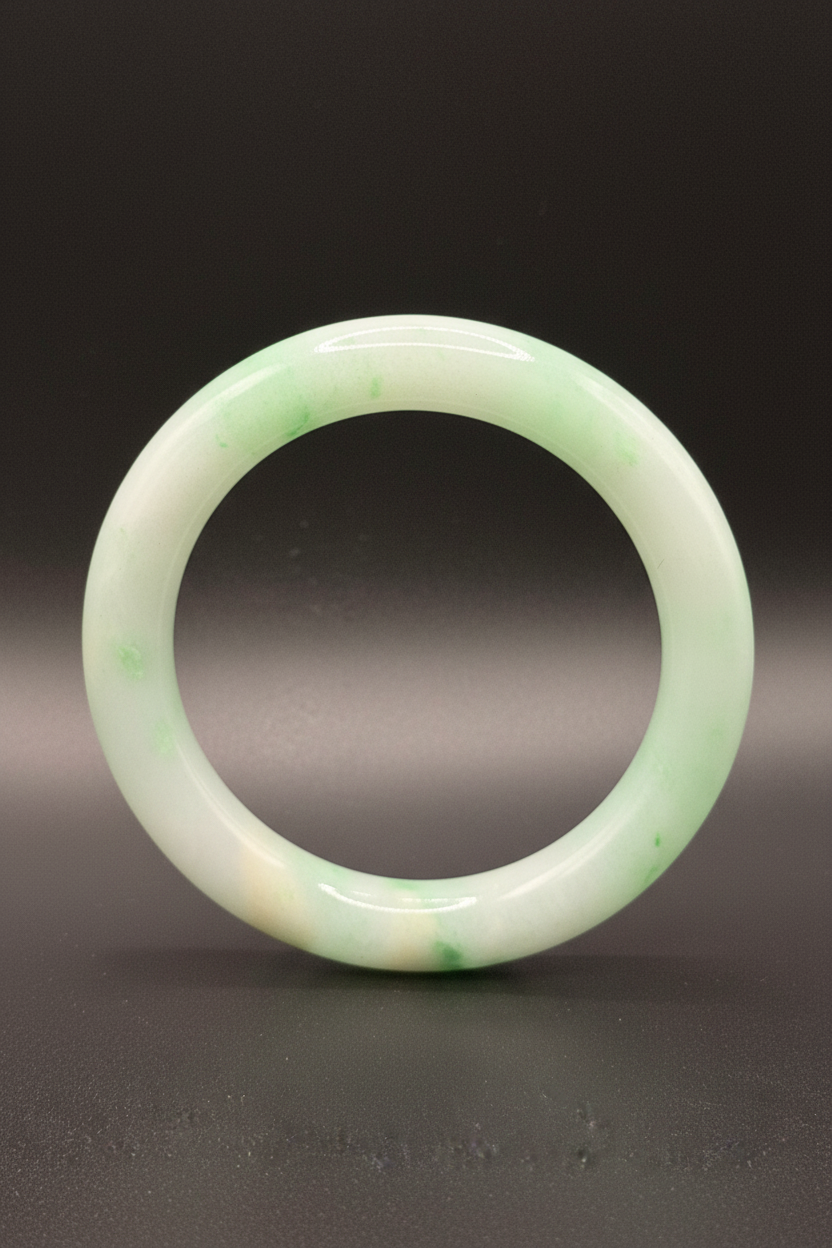 Pale Green Jade Bangle