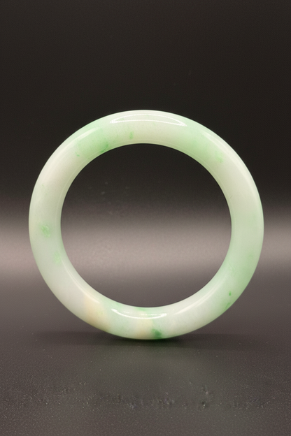 Pale Green Jade Bangle